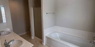 2 bedroom 2.5 Bathroom Windsor Town Green Condo with carpet and A/C Gallery 15