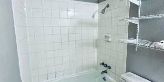 {1423} Updated Townhome + Two Car Garage + Fenced Yard + Lawncare Included Gallery 11