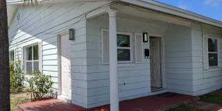 Ground Floor 2/1 **Water/Sewer Included** Gallery 1