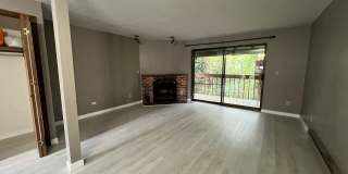 4Plex 2bed x 1.5bath unit in Seattle, minutes away from major highways. Gallery 1