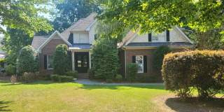 Luxury Living: 4 Bedroom home in Chapel Hill w/ spacious interior | 2 Year Lease Term Gallery 1