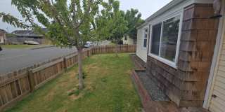 Beautifully designed 2BD/1BA home located near Henderson Center! Gallery 22