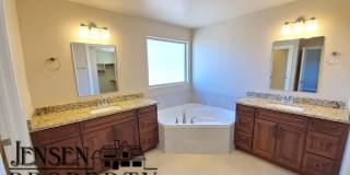 Red Mountain Vista Town Home-$500 Move-in Special Gallery 34