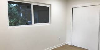 GLENOAKS Gallery 33