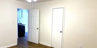 1009 Plymouth Street Gallery 10