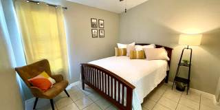 Luxurious Fully Furnished 3 Bedroom Home with Garage! Gallery 17