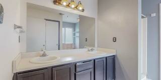 NORTH WEST 3/BD 2/BA 2/CG House Gallery 21