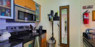 1750 N Bayshore Dr # 1711 (A11939562) Gallery 18