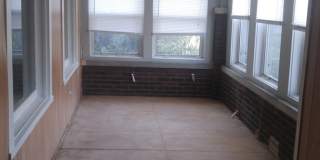 Lovely 2bd/1bth home with attached garage near Columbia Park and Zoo Gallery 3