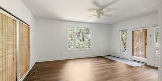 Heart of Chapel Hill! Roosevelt is ready for you!  4 bedrooms/3 bathrooms Gallery 17