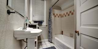 Beautiful two story unit with Victorian charm Gallery 9