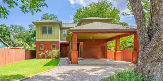 UT PRE-LEASE: Beautiful, Recently Constructed 6 bed/ 4 ba home in North Loop Area, Mins to UT UT PRE-LEASE: Beautiful, Recently Constructed 6 bed/ 4 ba home in North Loop Area, Mins to UT Gallery 1
