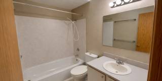 2 Week Special - 3BR Home w/ Garage, Yard & Fireplace Gallery 16