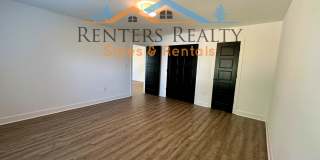 3 Bedroom House with Privacy Fence Gallery 5