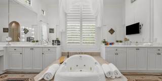 10771 Versailles Boulevard Gallery 21