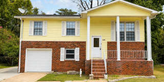 4BR Pet-Friendly Home | 1,602 SF | 4BR Pet-Friendly Home | 1,602 SF | Gallery 1