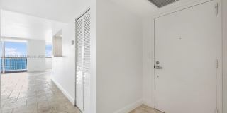 1420 Brickell Bay Dr Gallery 4
