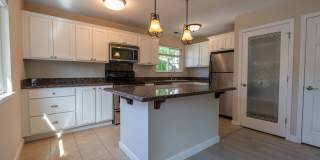 Excellent Santa Clara Location! Open Floor Plan! Granite Counters! Gallery 7