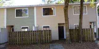 Nice 2 bedroom/ 1 1/2 bath town-home in Mill Run Gallery 1