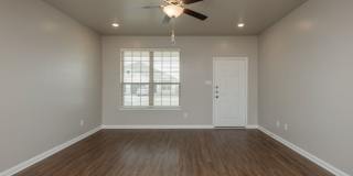 Beautifully designed and thoughtfully maintained duplex Gallery 6