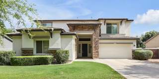 Stunning Home in Sought-After Higley Groves! Gallery 1