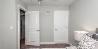 2 BDRM MODERN TOWNHOME Gallery 3