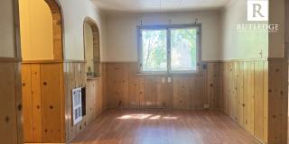East Medford Victorian Upstairs Apartment Gallery 3