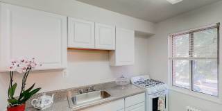 Hillcrest Village Apartments Gallery 10