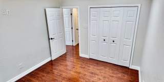 1706 Emerald Gallery 9