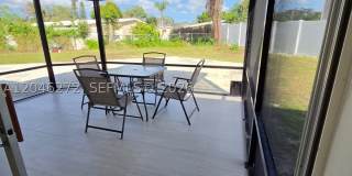 305 SE Airoso Blvd Gallery 54