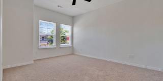 4 Bed 3 Bath Townhome located close to University! Gallery 24