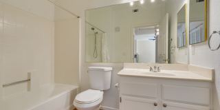 * MOVE IN SPECIAL AVAILABLE *Charming First-Floor Condo with Resort-Style Amenities Gallery 20