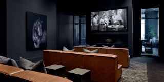 The Hue Midtown Gallery 18