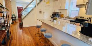 2 bedroom, 2.5 bathroom brick townhouse Gallery 3