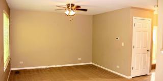 Large 2 Bedroom Townhome in Lakemoor! Gallery 7