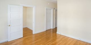 2254 North Southport Ave. Apt. Gallery 15