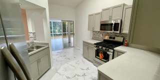 Resort-Style Living Gorgeous two bedroom, two bath, +den, detached villa for rent in North Sarasota Gallery 7