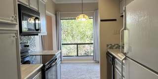Wonderful 2/2 in Perfect Far West Location Gallery 7