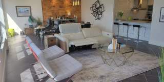 Beautifully renovated 2/2 condo downtown Sarasota with view of Bay! Gallery 15