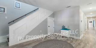 324 N Roman St Gallery 10