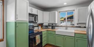 Spacious 5-Bedroom Ranch Backing to the High Line Canal in Littleton Gallery 10
