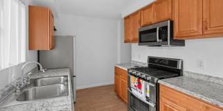 3 Bed / 1.5 Bath Townhome! Gallery 1