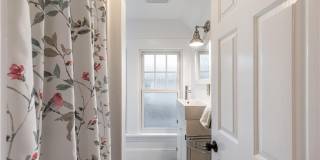 21 Bedlow Avenue Gallery 27