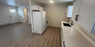 Beautiful 2 Bed Apartment with Reserved Parking Spots Beautiful 2 Bed Apartment with Reserved Parking Spots Gallery 9
