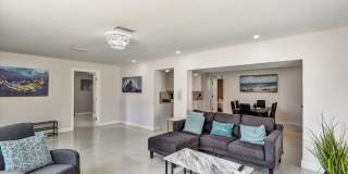 Single Family Home in Non HOA East Boca Raton Gallery 1
