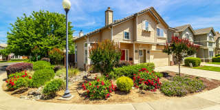 Stunning 2 Story, 3-Bed Home in Folsom’s Desirable Gated Community! Gallery 1