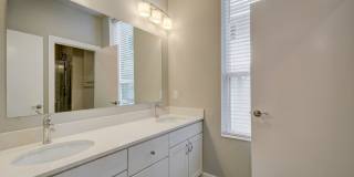 7bed/4bath in West Campus Gallery 12