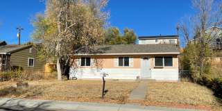 3 Bedroom/ 1 Bathroom Rancher Close To Fort Carson Gallery 1