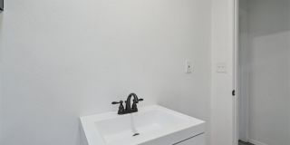 1200 17th Street Gallery 22