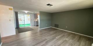 Beautiful 2 bedroom home with fenced in backyard Gallery 9